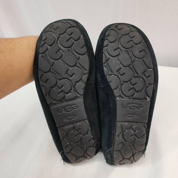 UGG Size 8 Florencia Black Mocassin Suede Slippers Fur Lining Comfort - Picture 8 of 10